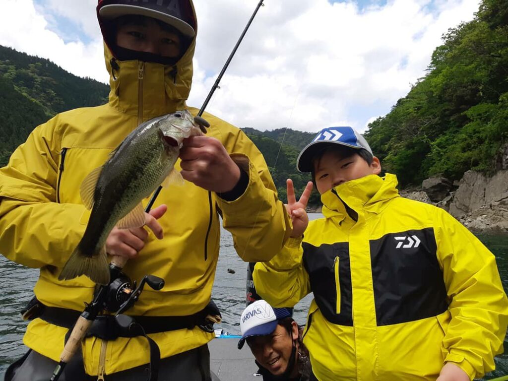 ブログ・釣果 | ペリーの早明浦バス釣りガイドサービス